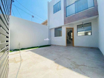 Casa com 3 quartos à venda no bairro Santa Branca, 140m²
