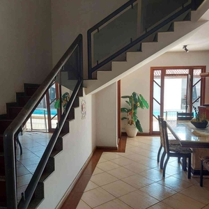 Casa com 4 quartos à venda no bairro Mata da Praia, 335m²