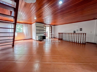 Casa em Araras, Teresópolis/RJ de 220m² 3 quartos à venda por R$ 498.000,00