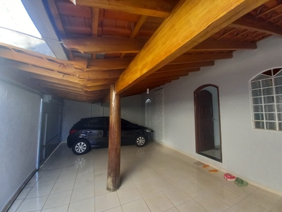 Casa em Boa Vista, Uberaba/MG de 164m² 3 quartos à venda por R$ 379.000,00
