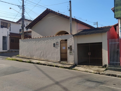 Casa em Centro, Jacareí/SP de 130m² 4 quartos à venda por R$ 499.900,00 ou para locação R$ 2.500,00/mes