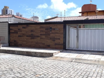 Casa em Lagoa Nova, Natal/RN de 333m² 4 quartos à venda por R$ 799.000,00