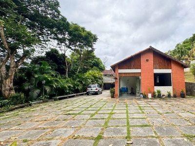 Casa em Maria Paula, São Gonçalo/RJ de 200m² 3 quartos à venda por R$ 1.199.000,00