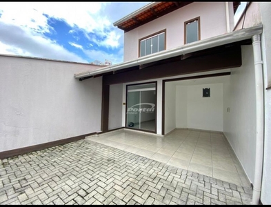 Casa no Bairro Água Verde em Blumenau com 2 Dormitórios (1 suíte) e 100.97 m²