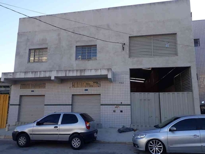 Galpão à venda no bairro Alvorada, 360m²