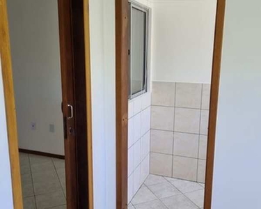 Apartamento 2/4 pequeno na Vila Real