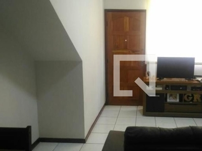 APARTAMENTO no 1º andar com 2 dormitórios e 1 garagem