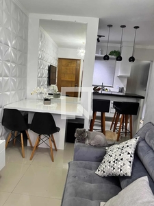 APARTAMENTO no 6º andar com 2 dormitórios