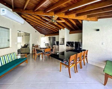 Casa para alugar em Vila Mendonça de 276.00m² com 4 Quartos, 2 Suites e 2 Garagens