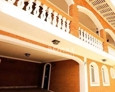 Casa para venda e aluguel em Jardim Do Trevo de 260.00m² com 3 Quartos, 1 Suite e 4 Garage