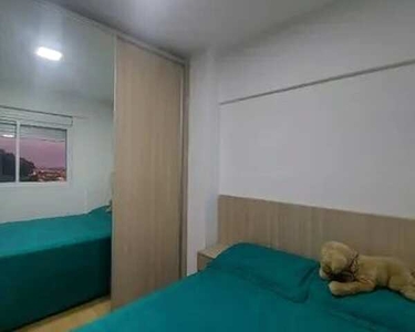 Quarto em apartamento mobiliado no Capão Raso