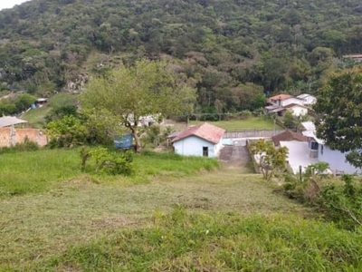 Terreno de 5.199,59 m² com casa, localizado no bairro sambaqui