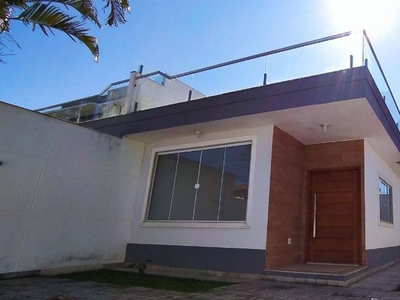 Casa em Enseada Das Gaivotas, Rio das Ostras/RJ de 200m² 3 quartos à venda por R$ 699.000,00 ou para locação R$ 3.200,00/mes