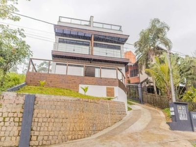 Casa residencial com 3 quartos para alugar, 180.00 m2 por r$6900.00 - gloria - joinville/sc