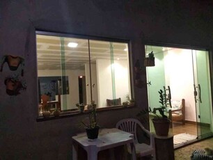 Casa com 3 quartos à venda no bairro Vila das Flores, 126m²