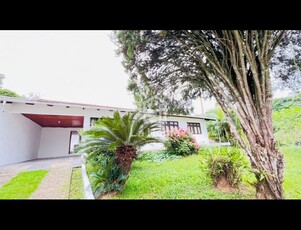 Casa no Bairro Itoupava Central em Blumenau com 3 Dormitórios e 145 m²