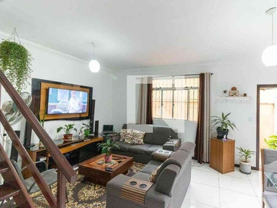 Casa com 3 quartos à venda no bairro Santa Amélia, 202m²