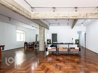 Apartamento à venda em República com 360 m², 2 quartos, 1 suíte, 1 vaga