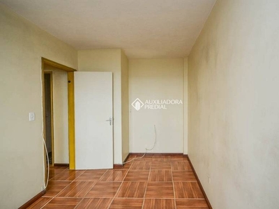 Apartamento com 2 Quartos e 1 banheiro para Alugar, 60 m² por R$ 900/Mês