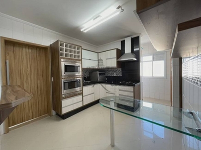 Apartamento com 3 Quartos e 2 banheiros à Venda, 90 m² por R$ 800.000