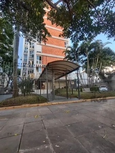Apartamento de dois dormitórios, dois banheiros, no bairro Menino Deus em Porto Alegre
