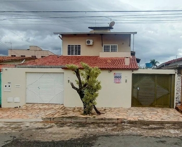 Sobrado com 4 quartos à venda