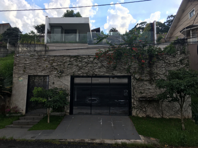 CASA NO PARQUE DOS PRINCIPES COM ELEVADOR E PISCINA