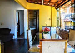 Casa com 3 quartos à venda no bairro Cachoeirinha, 400m²