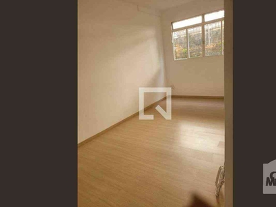 Apartamento com 3 quartos à venda no bairro Heliópolis, 70m²