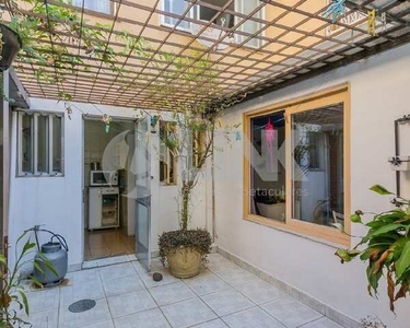 Apartamento Garden 3 dormitórios com 1 vaga de garagem à venda no bairro Petrópolis em Por