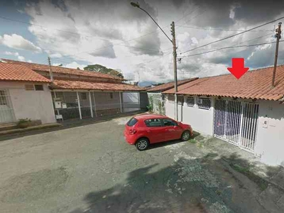 Casa com 3 quartos à venda no bairro Rodoviário, 206m²