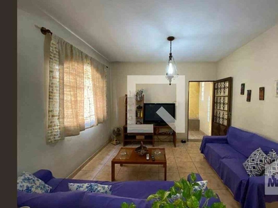 Casa com 4 quartos à venda no bairro Carlos Prates, 184m²