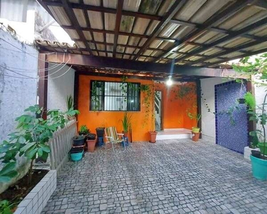 Casa para venda possui 100 metros quadrados com 3 quartos em Piatã - Salvador - BA
