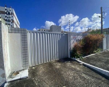 Casa para venda possui 360 metros quadrados com 5 quartos em Lagoa Nova - Natal - RN