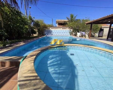 Lindíssima casa pronta para morar com 5 suítes, piscina e área gourmet em Unamar - Cabo Fr