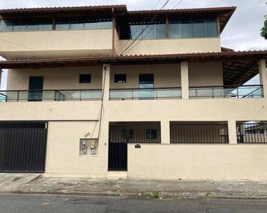 Oportunidade especial! 2 casas! Uma de 3 e outra de 2 quartos, no Centro de Rio das Otras!