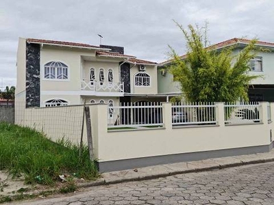 Casa com 3 Quartos à venda, 140m² - Aririu