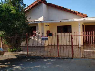 Casa com 4 quartos à venda no bairro Vila São Joaquim, 242m²