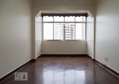 APARTAMENTO no 4º andar com 2 dormitórios e 1 garagem