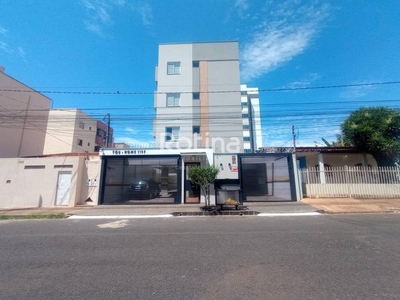 Apartamento com 2 Quartos e 2 banheiros para Alugar, 55 m² por R$ 1.700/Mês