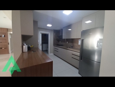 Apartamento no Bairro Vorstadt em Blumenau com 3 Dormitórios (3 suítes) e 167 m²