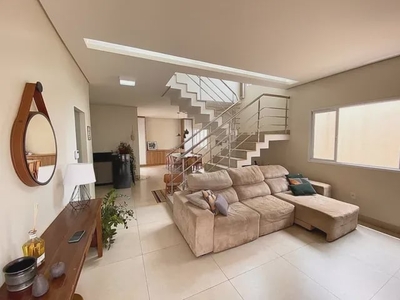 Casa com 3 Quartos e 2 banheiros à Venda, 110 m² por R$ 550.000