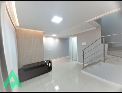 Casa no Bairro Água Verde em Blumenau com 2 Dormitórios (2 suítes) e 130 m²