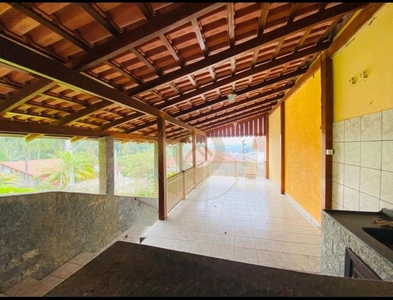 Casa no Bairro Água Verde em Blumenau com 3 Dormitórios (1 suíte) e 195 m²