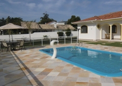 Casa com piscina, entre Praias de Lagoinha e Ponta das Canas