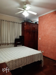 Apartamento à venda em Vila Galvão com 136 m², 3 quartos, 1 suíte, 4 vagas