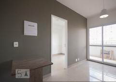 APARTAMENTO no 13º andar com 1 dormitório e 1 garagem