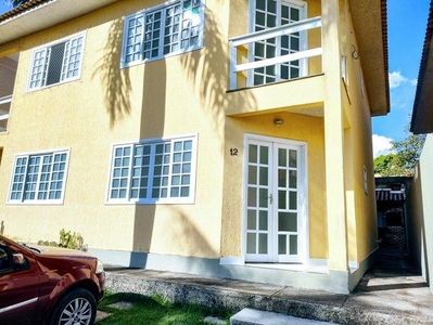 Alugo excelente Casa Duplex, com duas suítes em condomínio fechado - Sossego - Itaboraí -