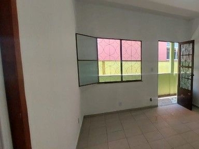 Casa de vila para aluguel possui 80m2 com 2 quartos em Centro - Nova Iguaçu - RJ
