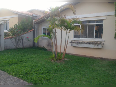 Casa Térrea em Condomínio Fechado